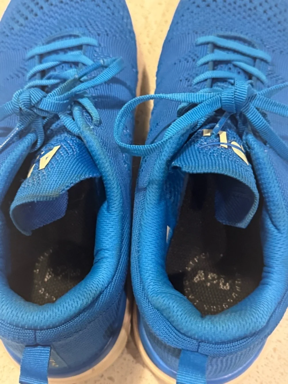APL Techloom Men’s 9(W10.5) Sneakers Blue - slight stain on shoes